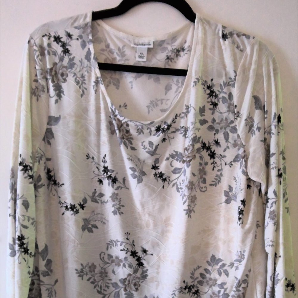 Soft Textured Neutral Long 3/4 Sleeve Pullover Top